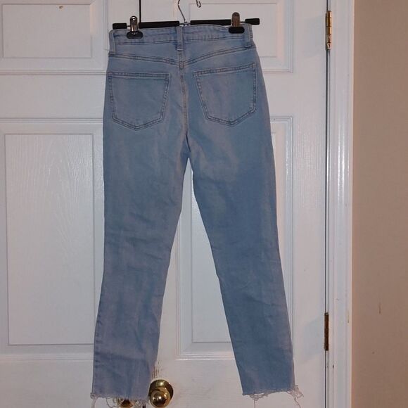 Celebrity Pink light washed distressed jeans Sz 1  EUC - Picture 4 of 6